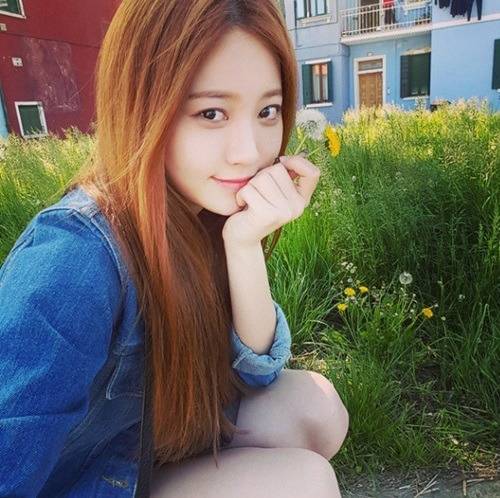 밑고보는 유라.gif | 인스티즈