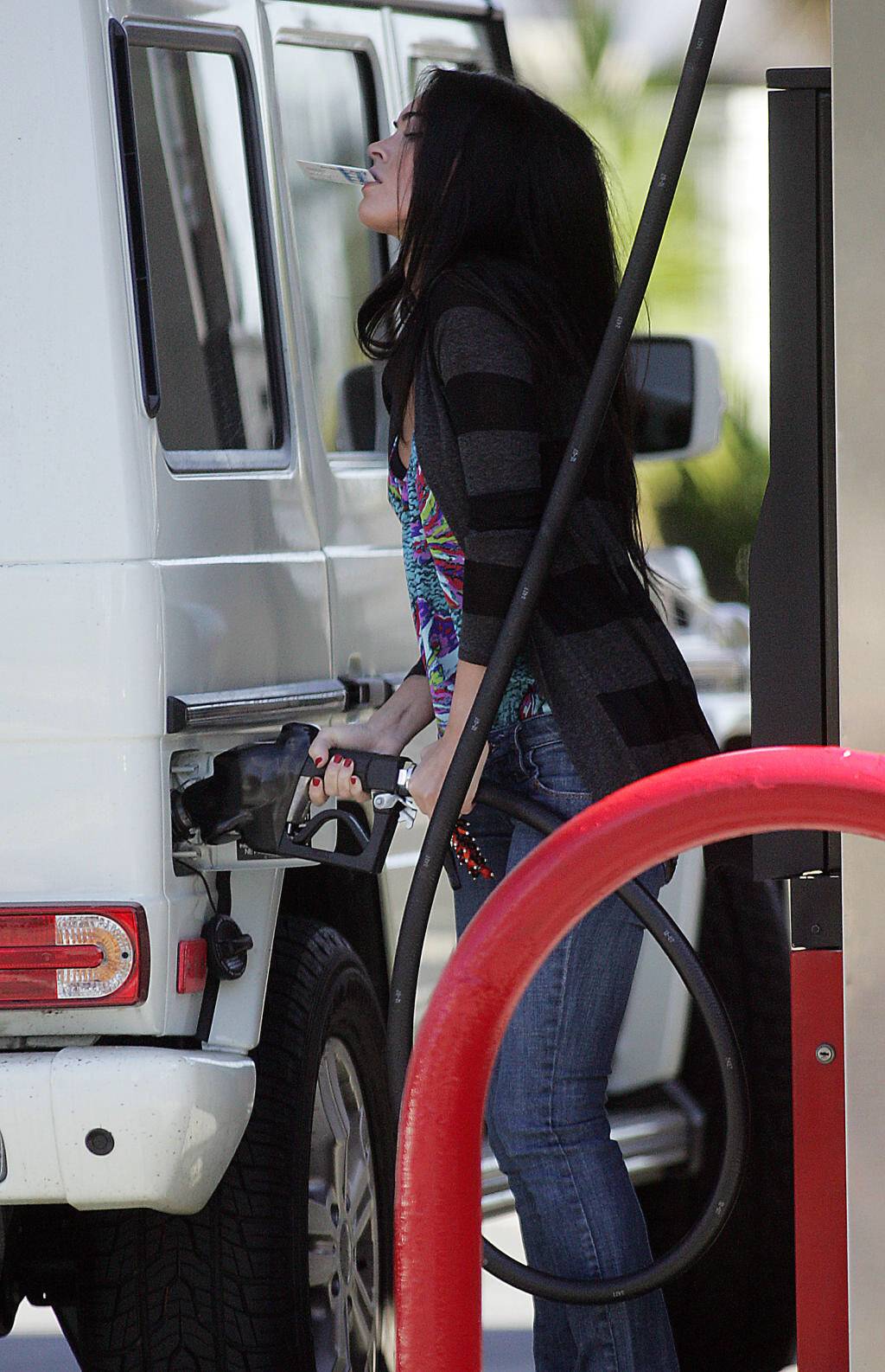 레전드로 남을 메간폭스 주유하는 모습 | 인스티즈