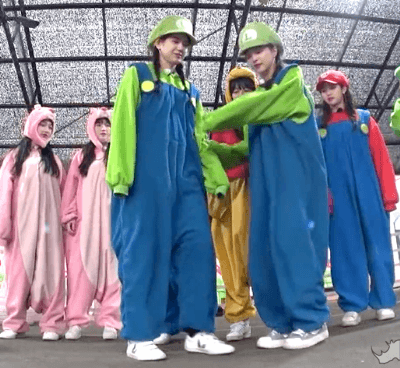 카트 타는 프로미스나인.gif | 인스티즈