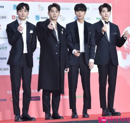 뉴이스트 W, 콘서트 꽉 채운 팬들에 감동"머릿속 새하얘졌다” | 인스티즈