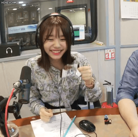 핫도그 먹는 소혜.gif | 인스티즈