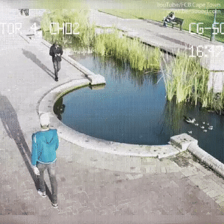 폰만 보고 걷는 사람들 | 인스티즈