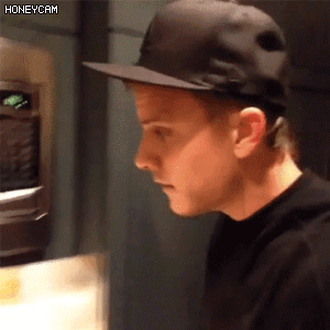 주인을 거부하는 고양이.gif | 인스티즈