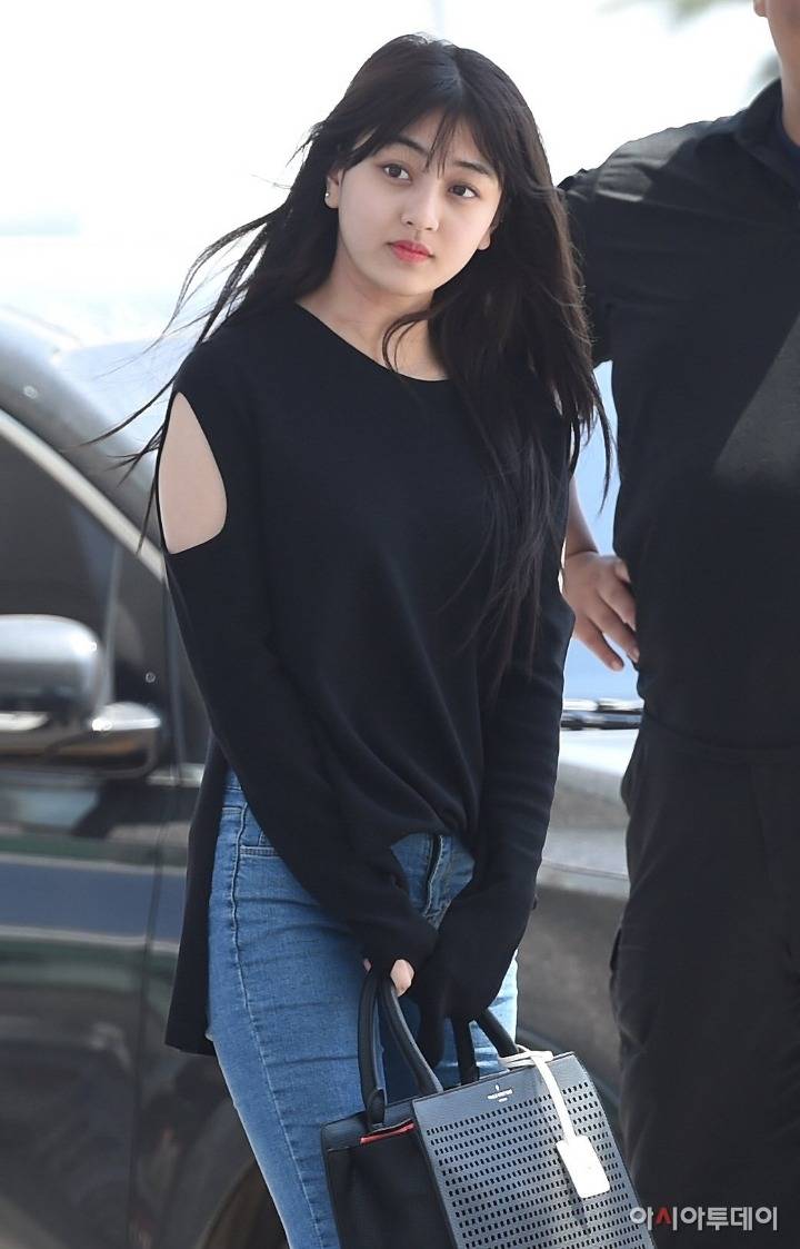 흑발 잘어울리는 지효 | 인스티즈