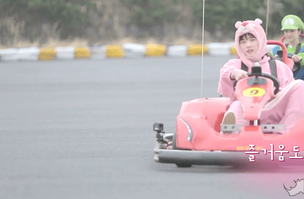 카트 타는 프로미스나인.gif | 인스티즈