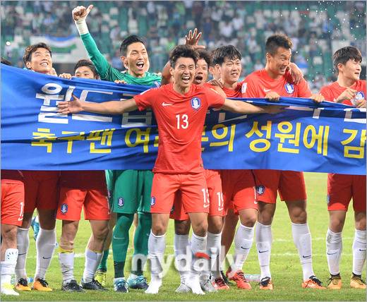 눈물까지 흘리면서 가장 격하게 기뻐한 선수.jpg | 인스티즈