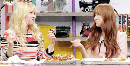 족발 먹게 되서 행복한 걸그룹 족발덕후들.gif | 인스티즈