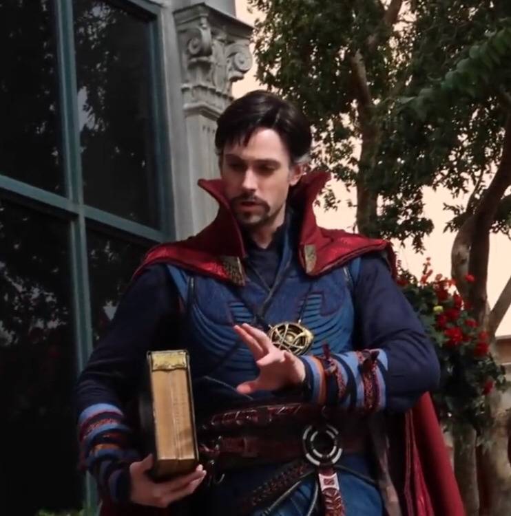 디즈니랜드 닥터스트레인지 & 로키.jpg | 인스티즈