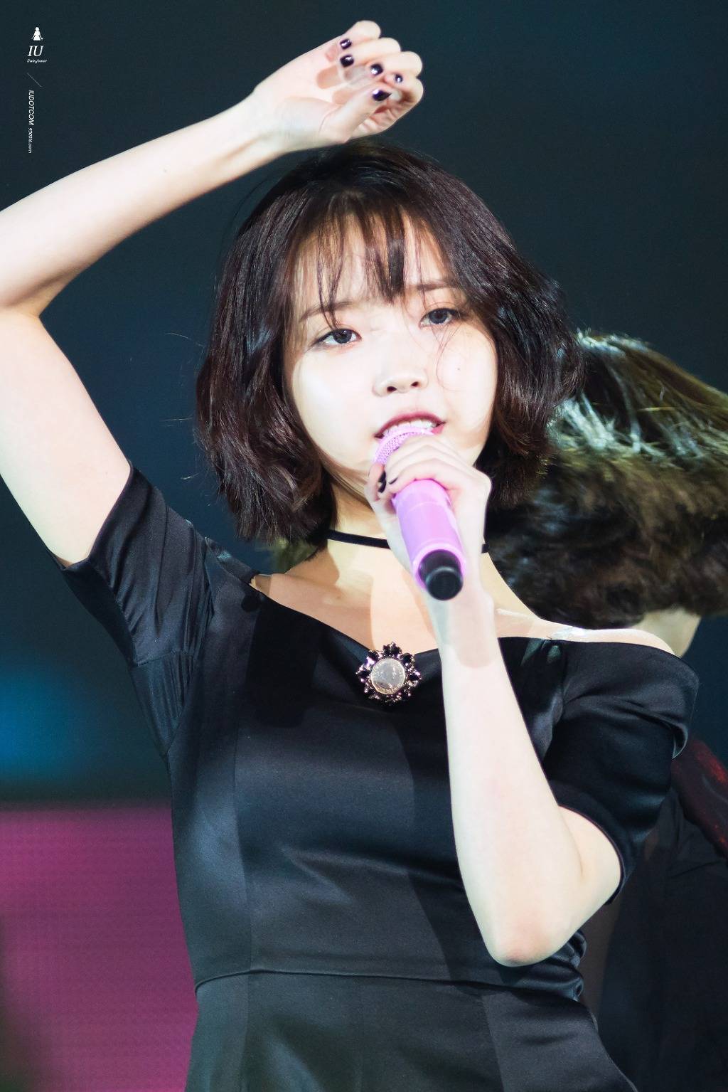 귀엽고 이쁜데 섹시하기까지한 아이유.jpgif | 인스티즈