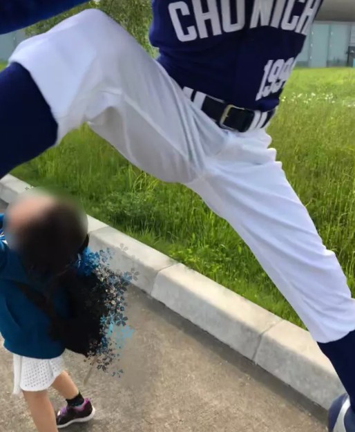 마스코트의 흔한 팬서비스.jpg | 인스티즈