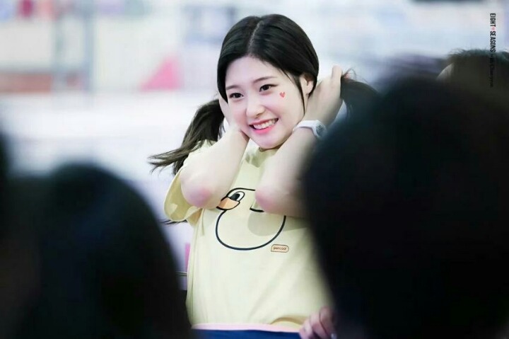 성년의날 꽃받은 꽃미소 아이오아이(ioi) 정채연 | 인스티즈