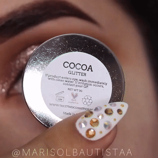 입술에 뭐 바르는 짤이랑 눈에 반짝이 칠하는 짤.gif | 인스티즈