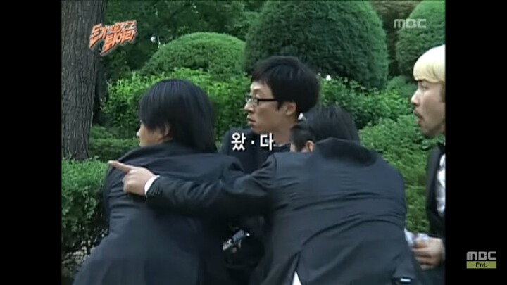 [무한도전] 잠복하다가 어이없어서 빵 터진 유재석ㅋㅋㅋㅋ | 인스티즈