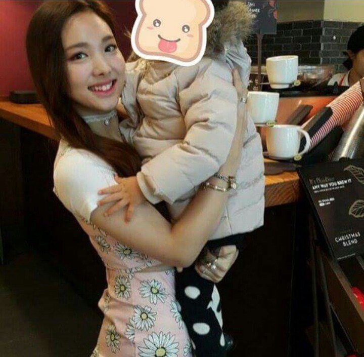 아가들을 좋아하는 나연 | 인스티즈