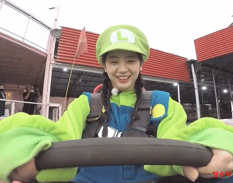 제주도에서 카트타는 프로미스 나인.gif | 인스티즈