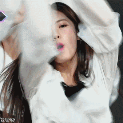 180607 엠카운트다운 프로미스나인 박지원.gif | 인스티즈