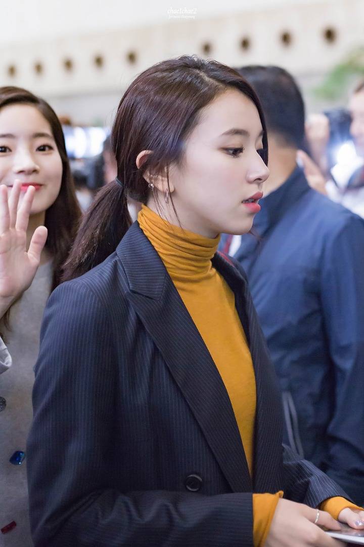 입체적인 이목구비에 콧대가 쩌는 트와이스 채영.jpgif | 인스티즈