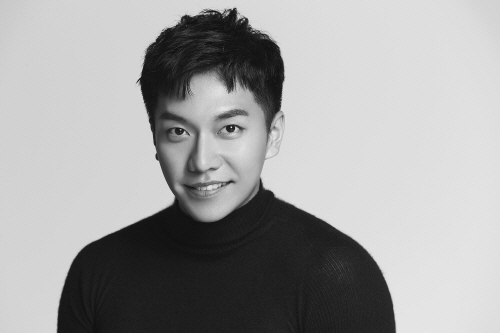 이승기, '2017 AAA' 참석..전역 후 첫 공식석상