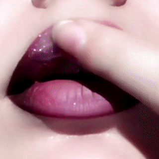 [팻맥그라스] 탱글탱글 반짝반짝한 립메이크업 구경하긔.gif | 인스티즈