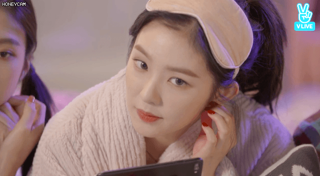 수면안대쓰고 눕방하는 아이린(움짤다수).gif | 인스티즈