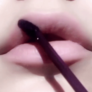 [팻맥그라스] 탱글탱글 반짝반짝한 립메이크업 구경하긔.gif | 인스티즈