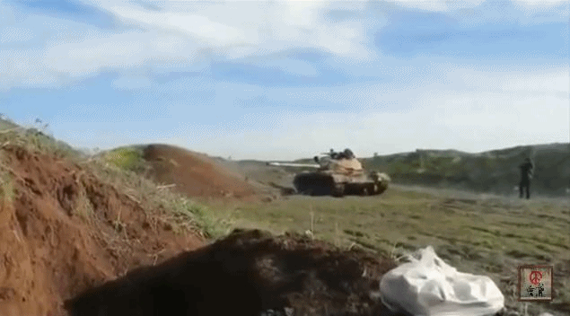 전차장은 전차병들의 싸늘한 시선을 받았따!.gif | 인스티즈