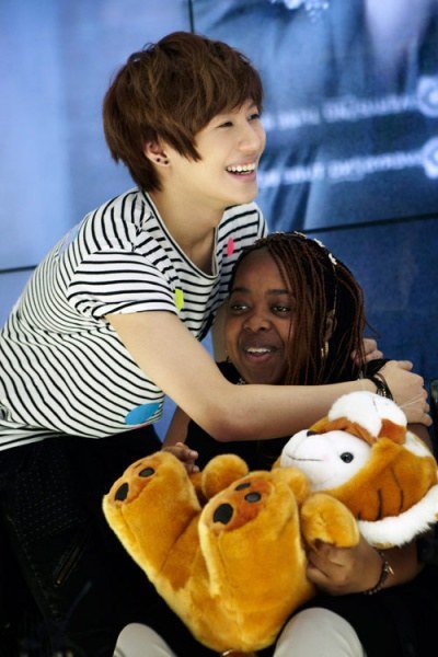 애장품 내놓으라면 진짜 애장품 내놓는 아이돌 | 인스티즈