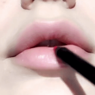 [팻맥그라스] 탱글탱글 반짝반짝한 립메이크업 구경하긔.gif | 인스티즈