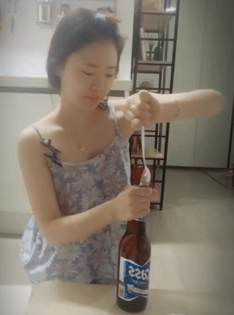 맥주 좀 따 본 여자.gif | 인스티즈
