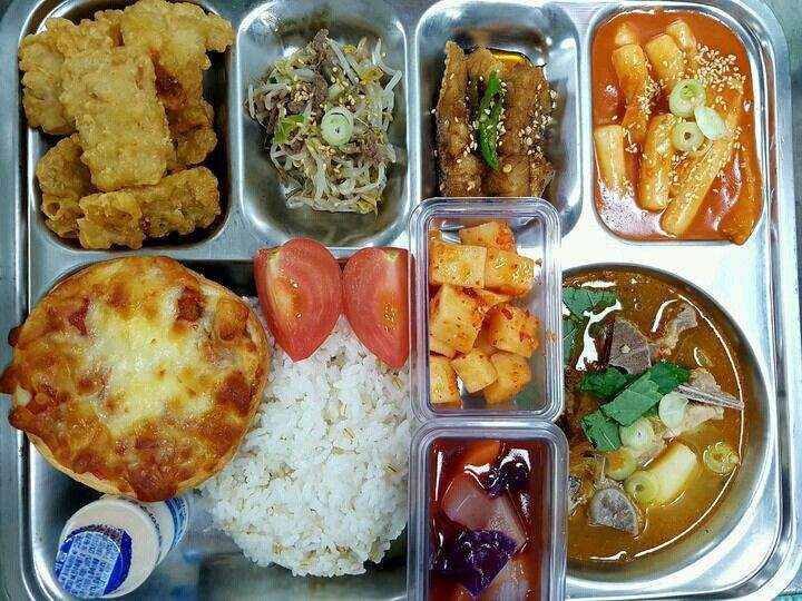 조퇴를 해도 급식은 꼭 먹고 간다는 어느 중학교 | 인스티즈