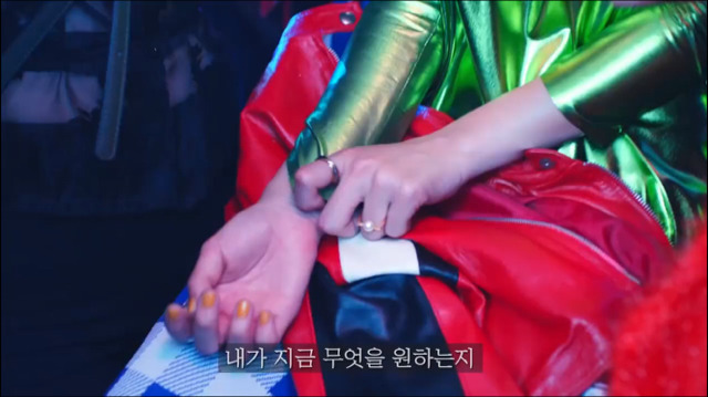 서울,도쿄,상하이에서 태어난 세 여자. 근데 손목에 모두 유통기한이 있다...? | 인스티즈