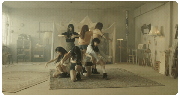 팬싸 당첨 되었으면 좋겠어서 여자친구.jpg.gif | 인스티즈