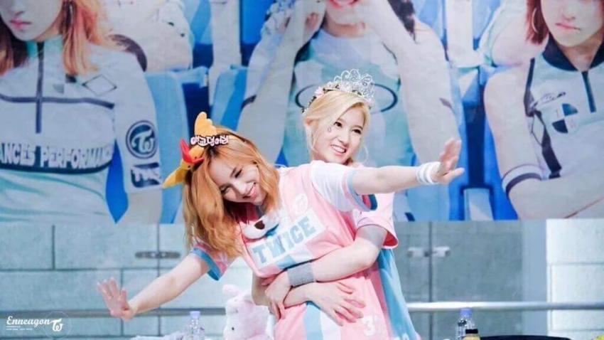 트와이스 사나와 미나의 즐거운 한때~ | 인스티즈