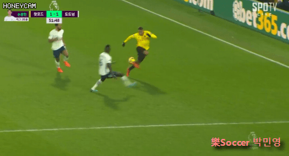 다빈손 산체스 다이렉트 퇴장 장면.gif | 인스티즈