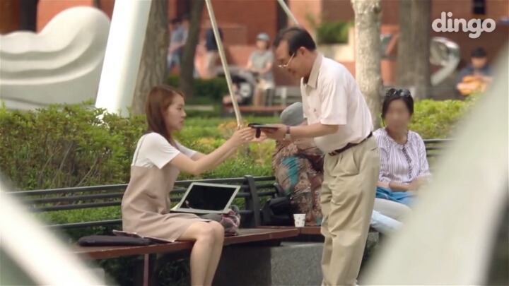 길에서 모르는 할아버지가 문자 전송을 부탁한다면?? | 인스티즈