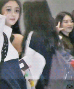 오늘자 출근길이 너무 졸렸던 김세정 움짤 | 인스티즈