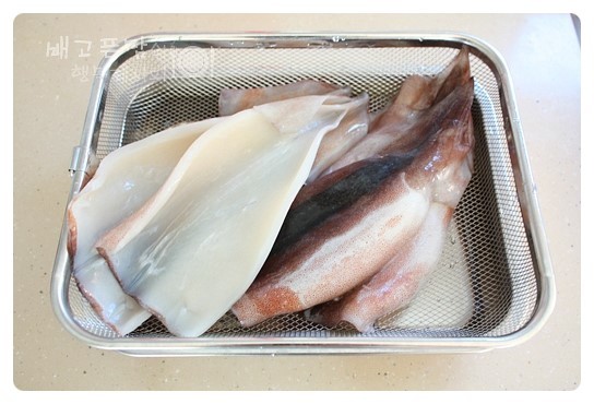 혼자보다 둘이 좋아!! 무말랭이 넣고 만든 오징어젓 | 인스티즈