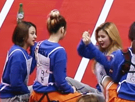 [트와이스] 양궁 조교 사나 따라하는 채영 | 인스티즈