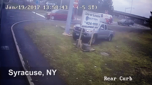 버스에 돌진하는 트럭 | 인스티즈