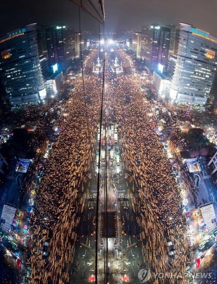 헌법재판소에서 탄핵 엎으면 광화문 300 만 가능 vs 불가능 | 인스티즈