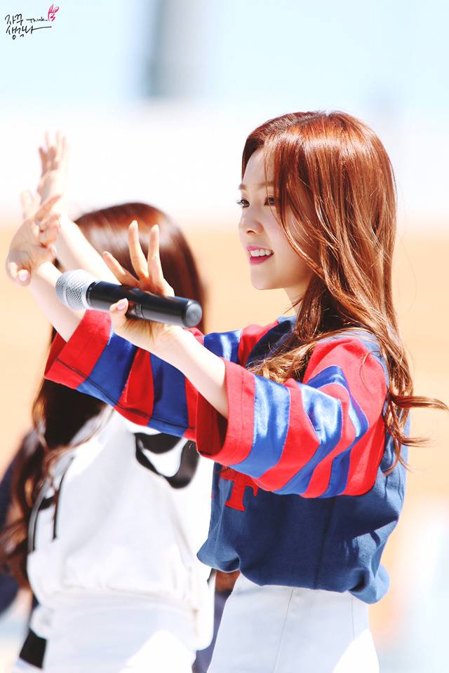 15년 어느날 무대의 아이린.jpg | 인스티즈