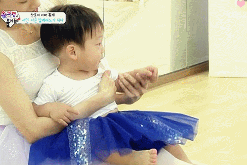 [슈퍼맨이돌아왔다] 선생님에게 뽈뽈뽈 걸어가 답싹 안기는 서언이ㅋㅋㅋ | 인스티즈