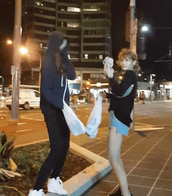 길거리에서 춤추는 사나 모모 | 인스티즈