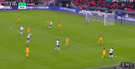 오리에 웃기지 않니.gif | 인스티즈