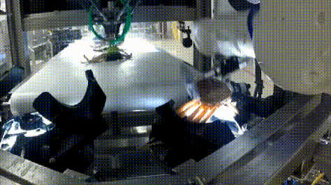 게 손질하는 공장.gif | 인스티즈