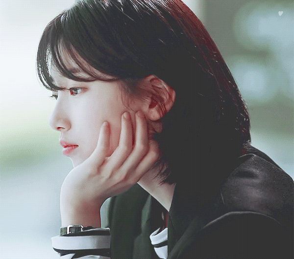 기분이 좋아서 올려보는 수지 | 인스티즈