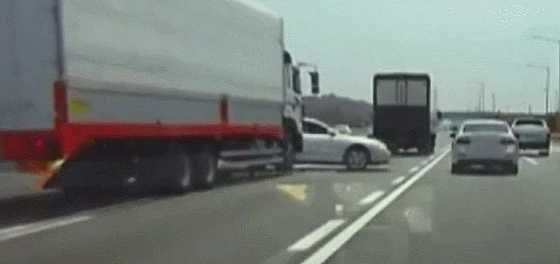 연쇄충돌이 일어나는 이유ㄷㄷㄷ.gif | 인스티즈