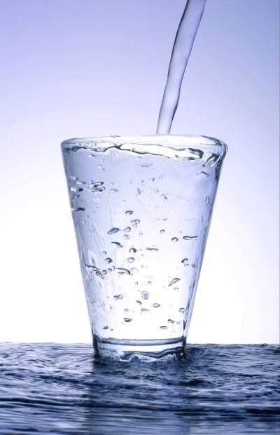 평생 물 못 먹는 대신 세상의 모든 음료가 공짜 vs 그냥 살기 | 인스티즈