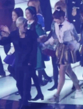 여자친구 예린의 나쁜 손 모음.gif | 인스티즈