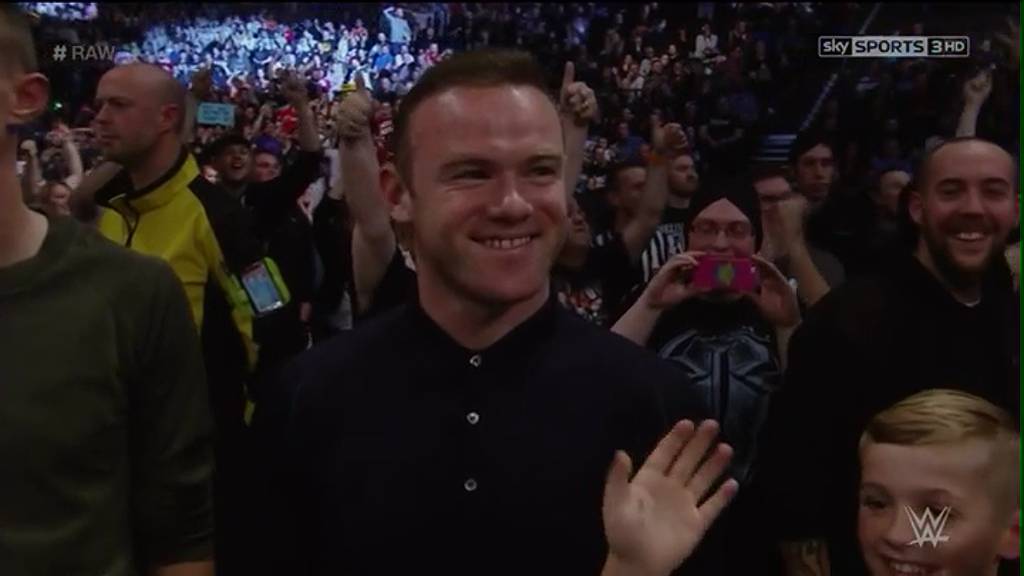 WWE RAW 방문한 루니 & 플레쳐ㅋㅋㅋㅋㅋㅋ | 인스티즈